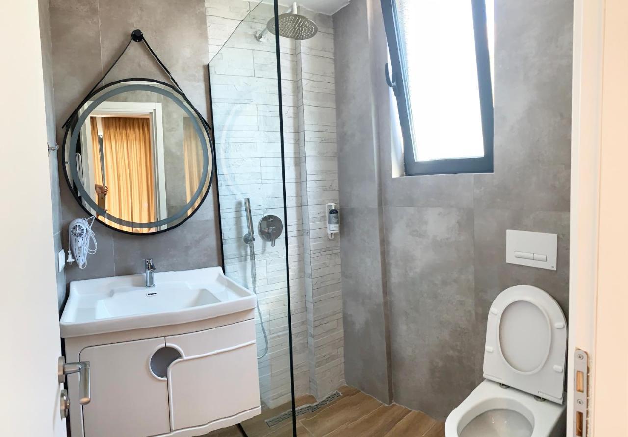 סרנדה Hotel Platon מראה חיצוני תמונה