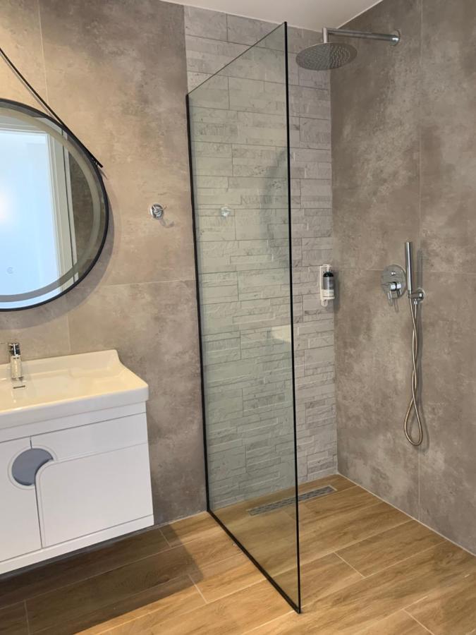 סרנדה Hotel Platon מראה חיצוני תמונה